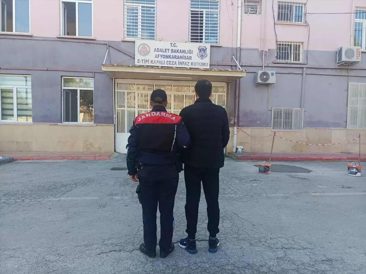 afyonkarahisarda uyusturucu operasyonu RijLXk6C.jpg