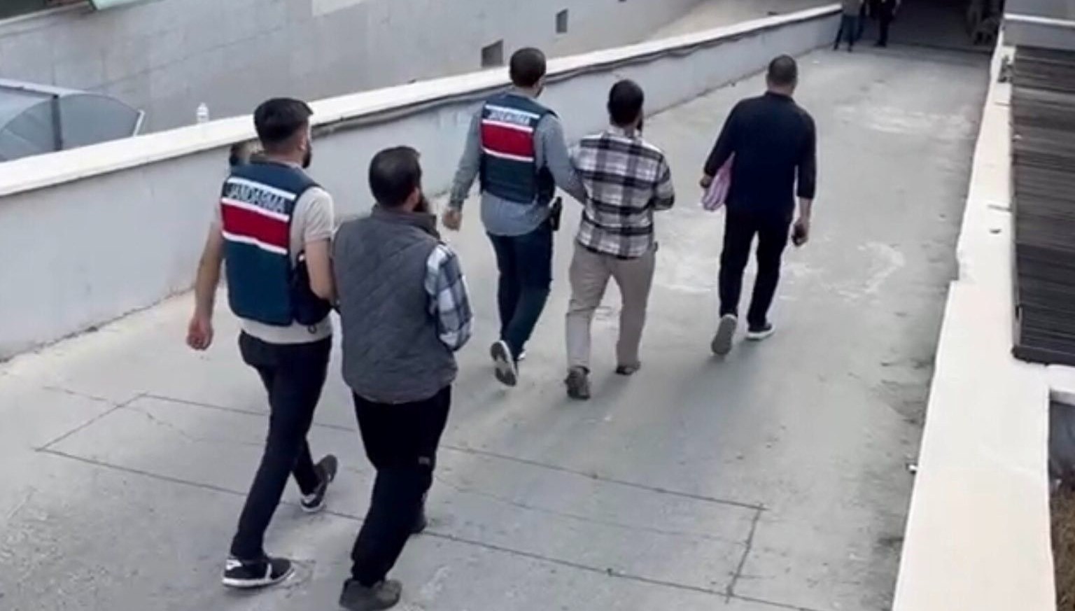 daese finansman iddiasi iki tutuklama inWPGRBN.jpg