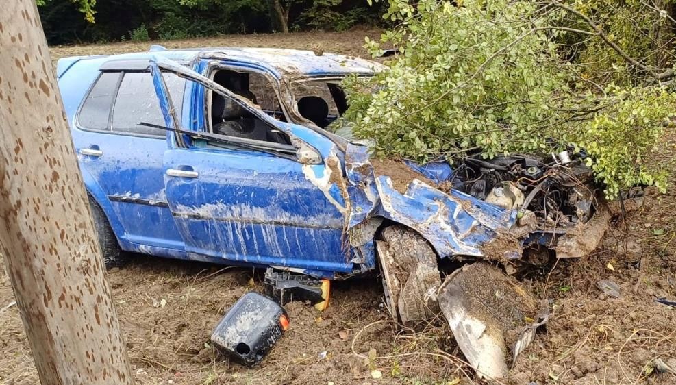 Kontrolden çıkan otomobil tarlaya uçtu