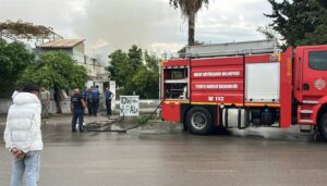 mustakil ev alevler icinde kaldi HVzLgjxv.jpg