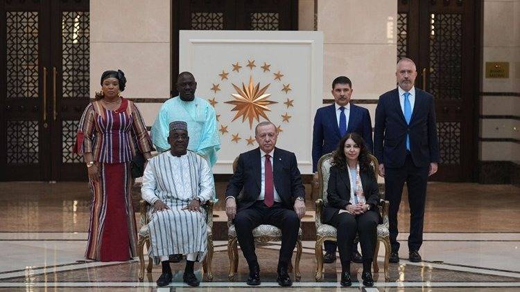 erdogan 5 ulkenin buyukelcisini kabul etti uTNrizGQ.jpg