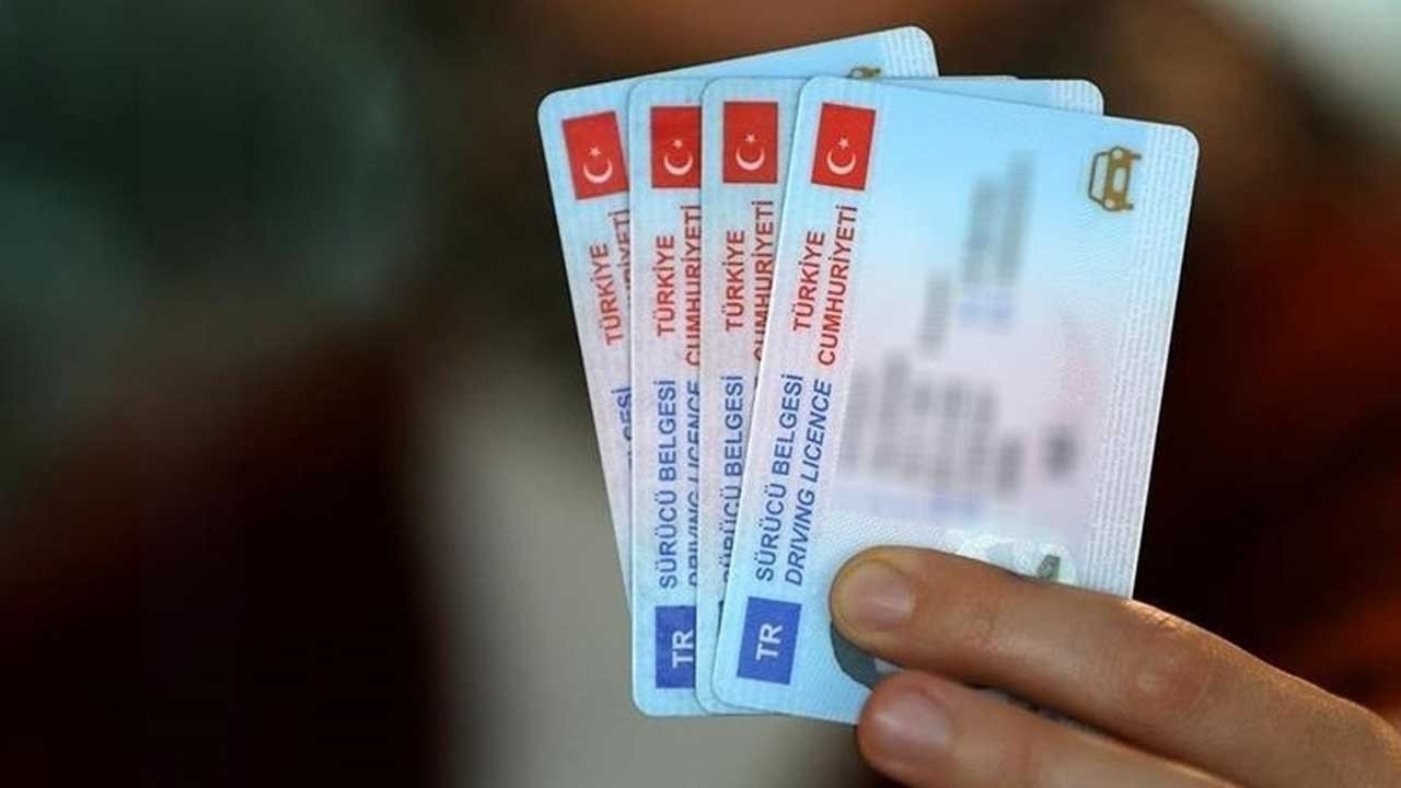 eski tip ehliyetlerin yenilenmesi icin taninan sure sona erdi aDjZXdyV.jpg